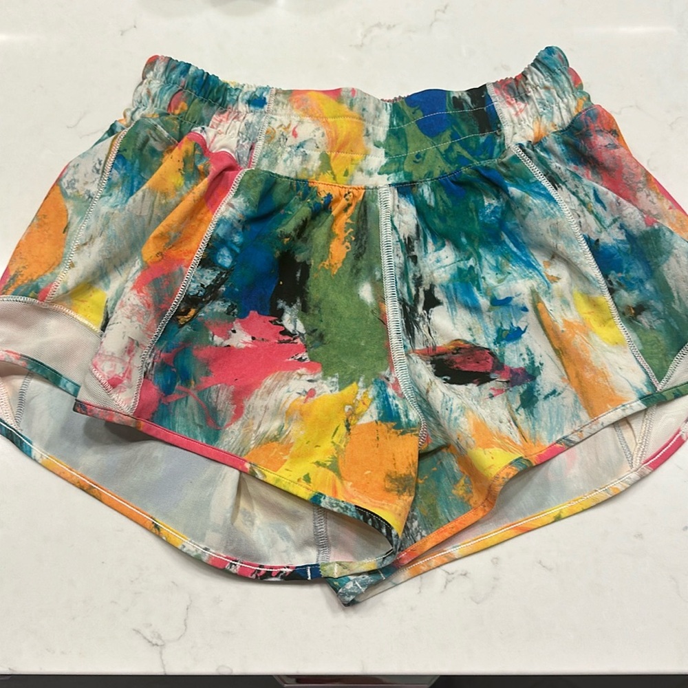 Lululemon Rainbow 2.5in Hotty Hots, Size: 2